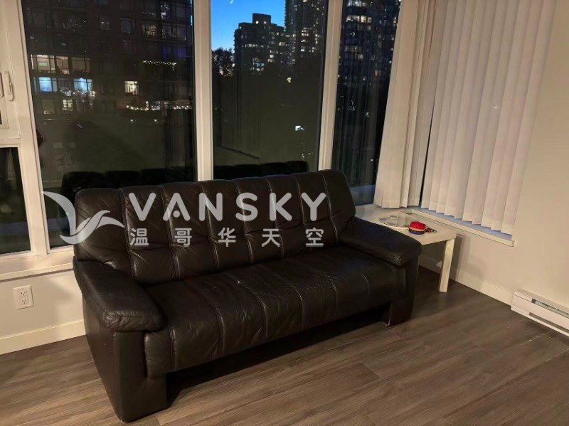 260802003358_small sofa.jpg